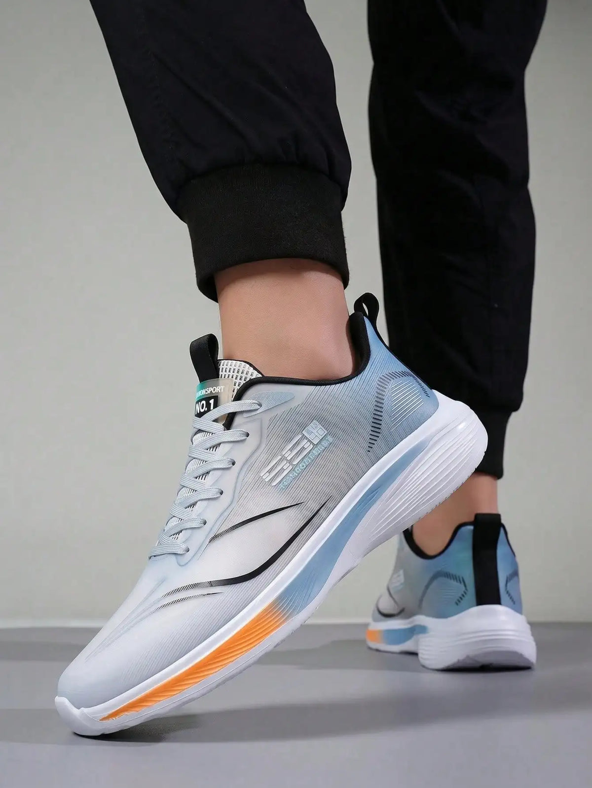 Breathable Mesh Running Shoes Unisex Lightweight Non Slip Sneakers